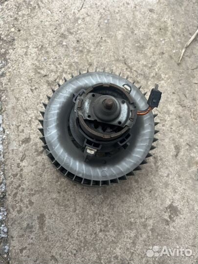 Моторчик печки шкода рапид 1