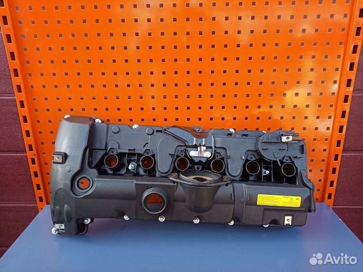 Клапанная крышка BMW