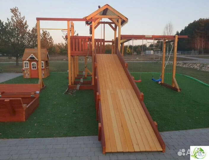 Детская площадка для лета и зимы
