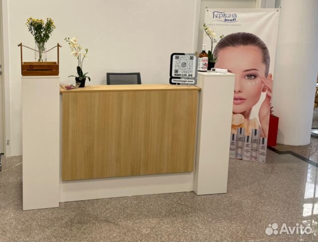 Стойка ресепшн на заказ