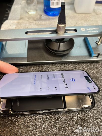 Вскрыть iPhone разобрать снять дисплей