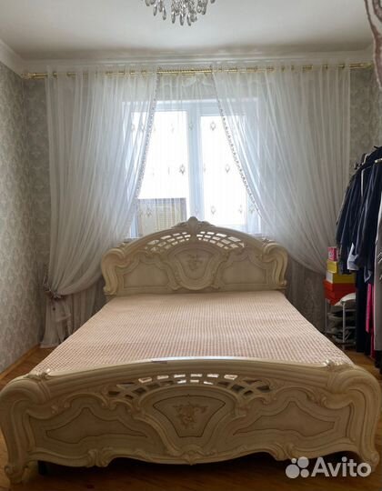 Кровать