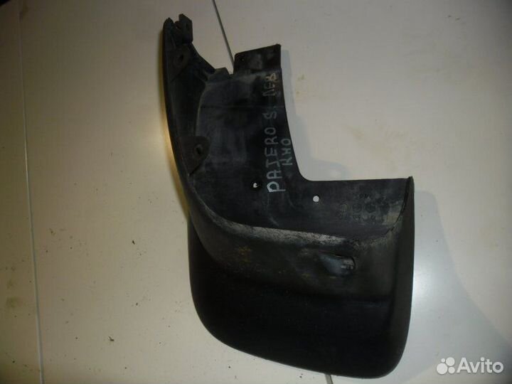 Брызговики задние левые Mitsubishi Pajero Sport