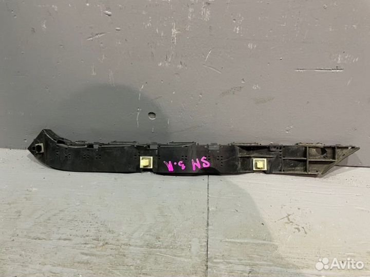 Крепление бампера заднее левое Subaru Forester