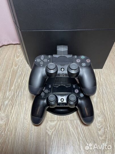 Sony PS4 1tb + 70 игр + 2 геймпада