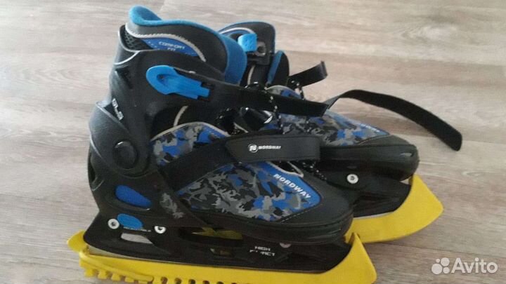 Коньки хоккейные