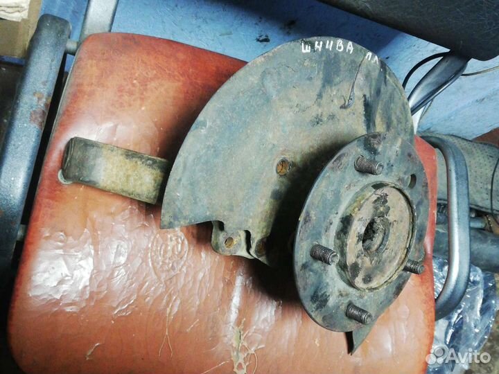 Кулак поворотный передний правый Нива Шевроле