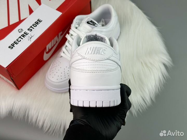 Nike Dunk Low Triple White