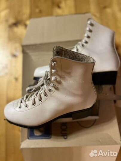 Коньки фигурные 38 размер кожаные