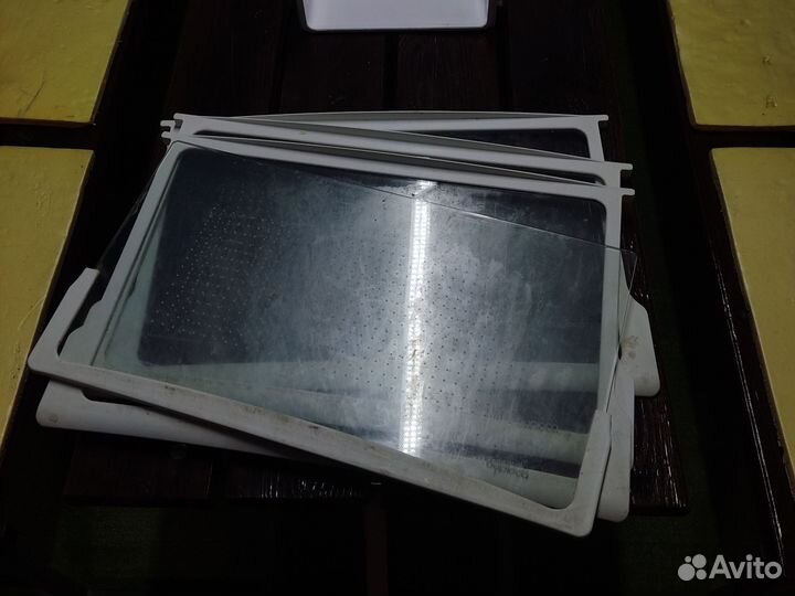 Полки стеклянные для холодильника Бирюса - 129