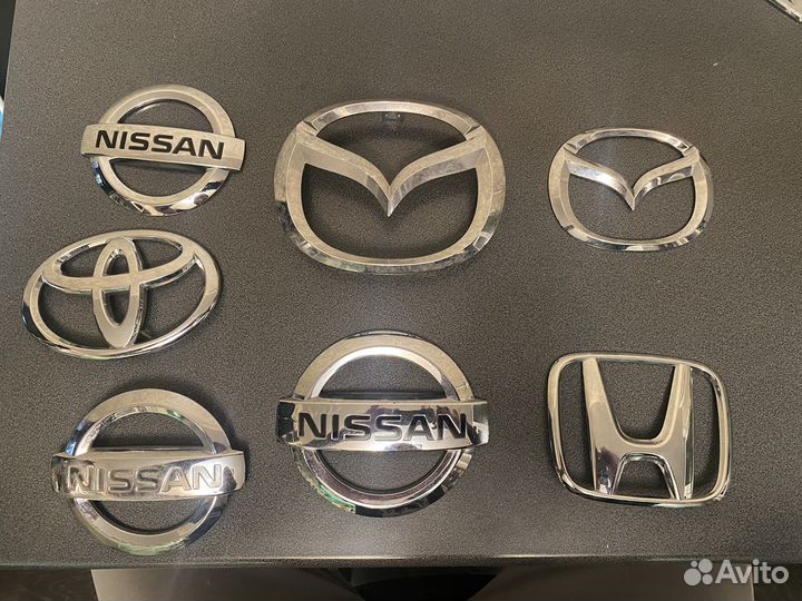 Шилдик / эмблема toyota nissan