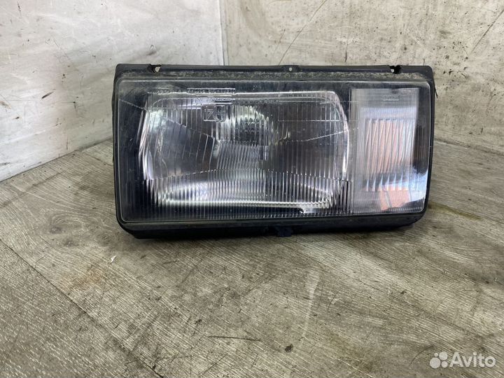 Фара правая ваз (LADA) 2107