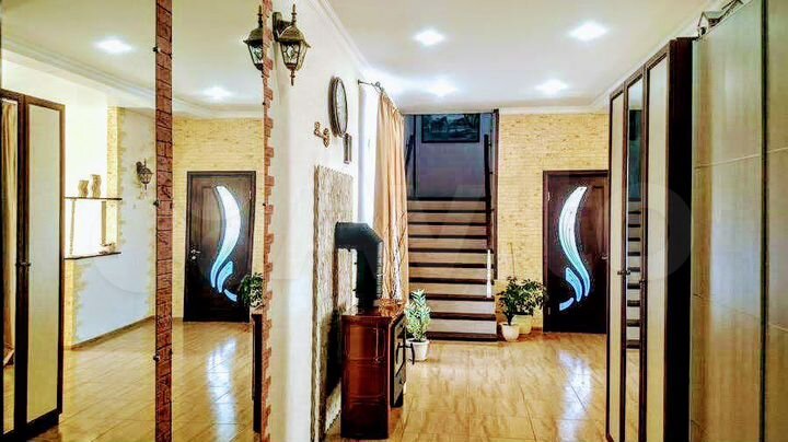 Дом 170 м² на участке 6 сот.