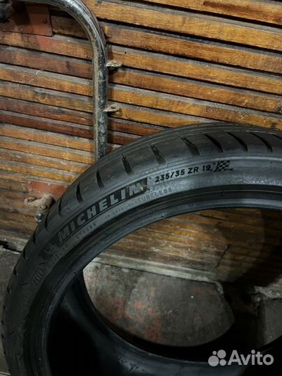 Michelin Pilot Sport 4 235/35 R19 91Z