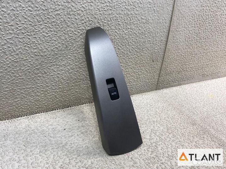 Блок упр. стеклоподьемниками задний правый toyota