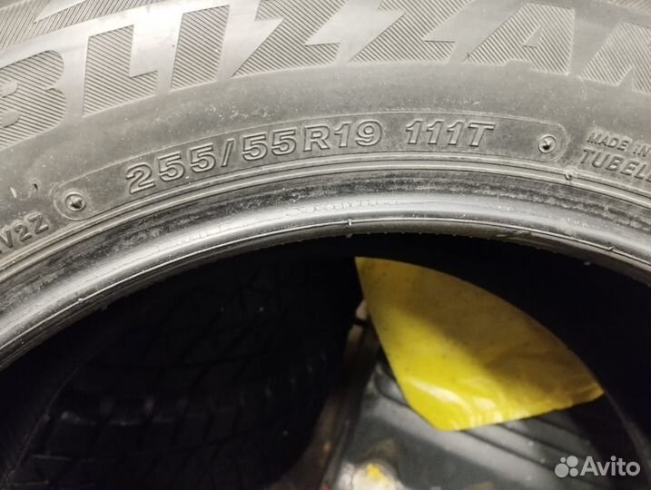 Bridgestone Blizzak DM-V2 255/55 R19 111T