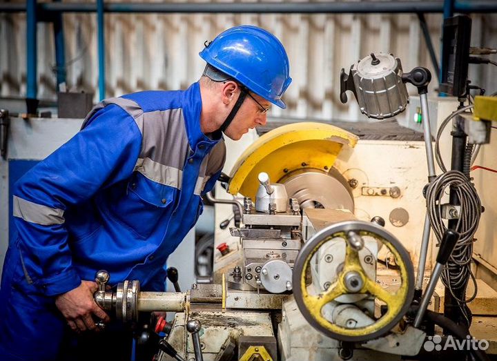 Токарь расточник