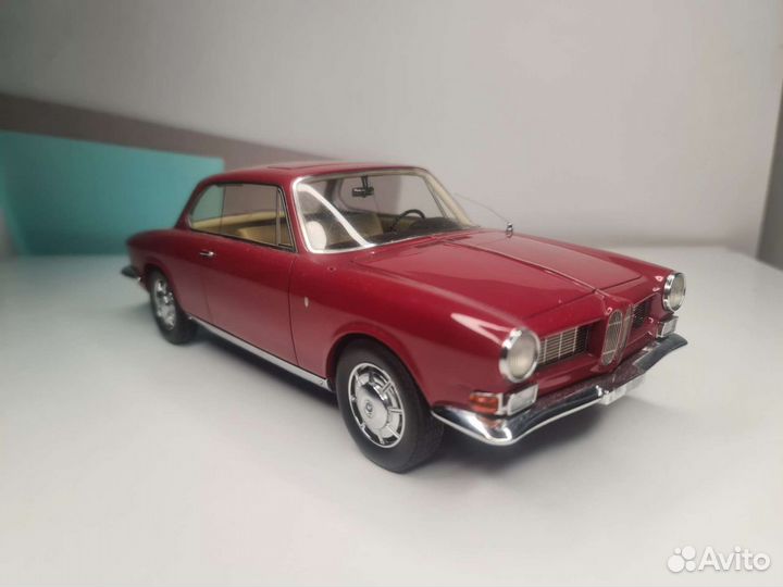 Зарезервирован. Модель автомобиля BMW 3200 cs 1:18