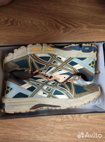 Кроссовки asics