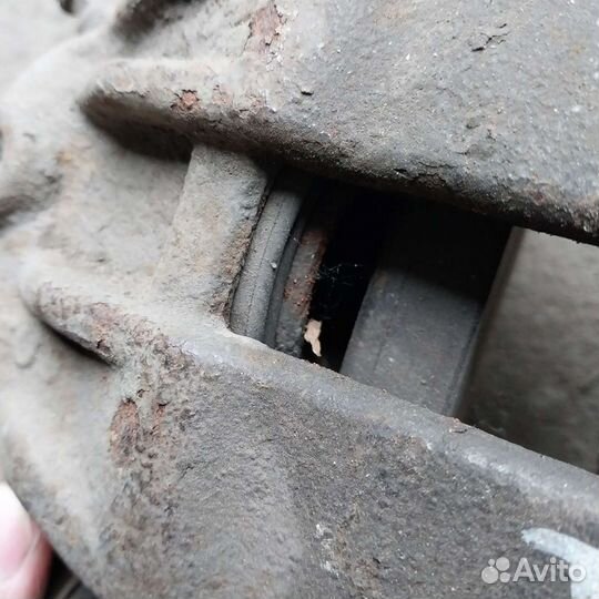 Левый суппорт nissan almera g15