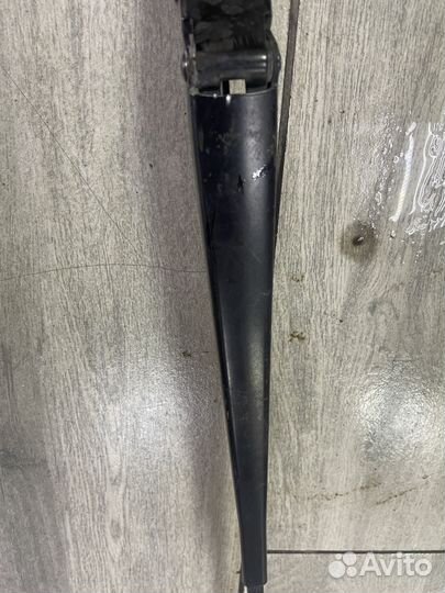 Поводок дворинков правый Шкода октавия А7