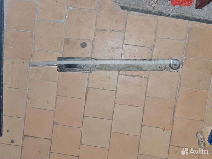 Задние амортизаторы skoda octavia 2016