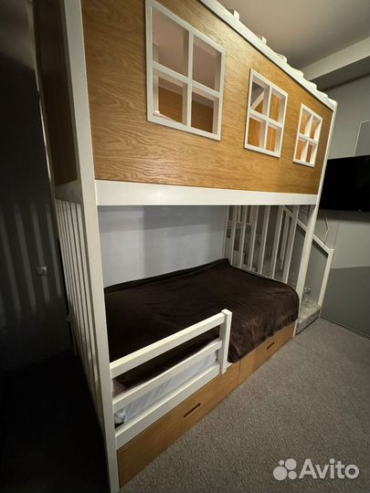 Двухярусная кровать