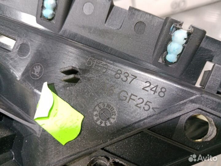 Б/У Ручка внутренняя передняя правая Octavi#001