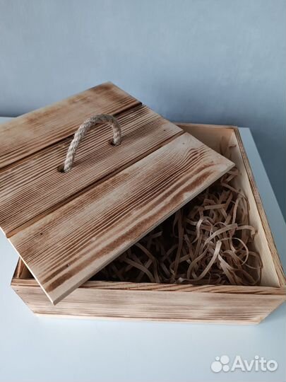 Ящик деревянный подарочный