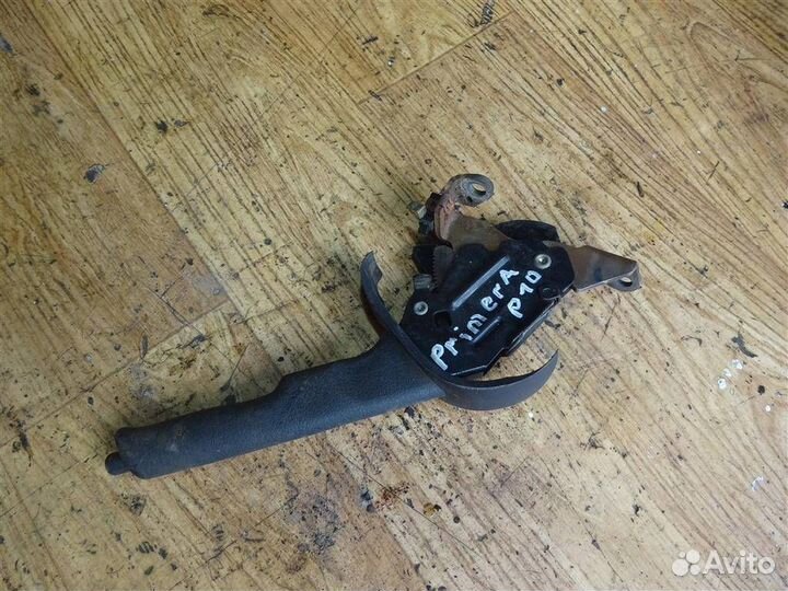 Рычаг стояночного тормоза Nissan Primera P10E 199