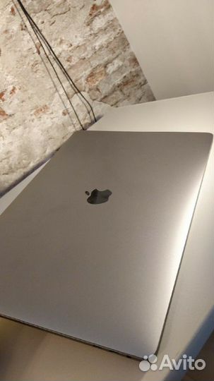 Apple MacBook Pro 15 inch (2017)