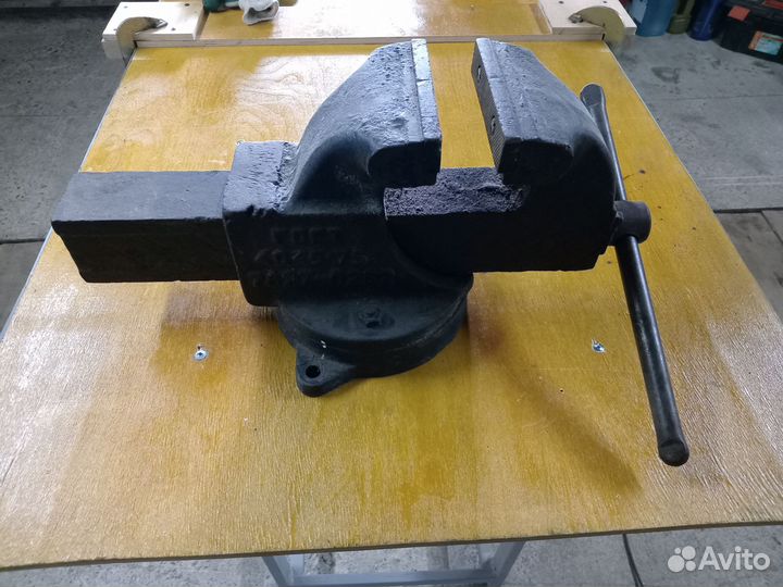 Тиски тисы слесарные СССР