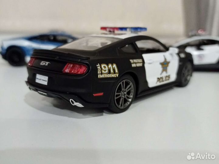 2015 Ford Mustang GT Kinsmart police