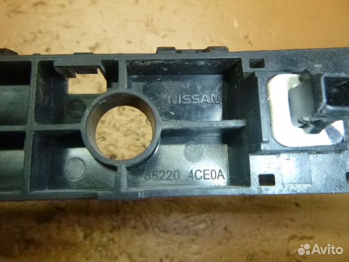 Направляющая заднего бампера правая nissan X-trail