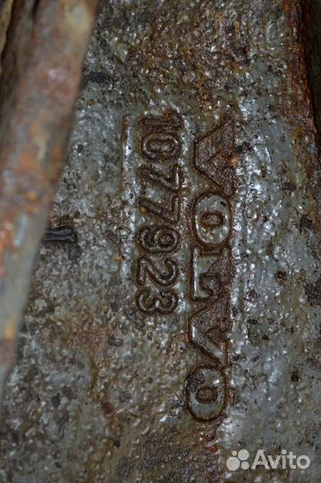 Кронштейн реактивной тяги, ведущего моста,левый vo