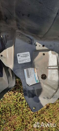 Подкрылок левый на короллу 150