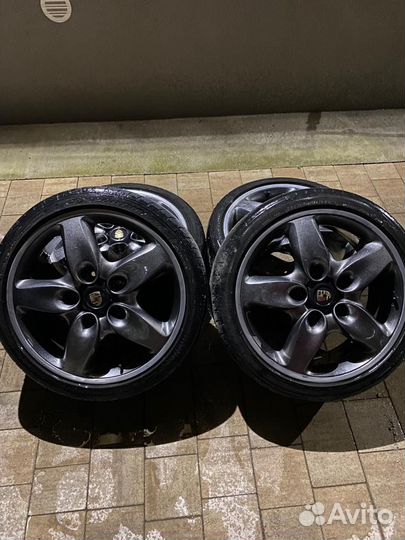 Rubber Wheels Standard 225/40 R18