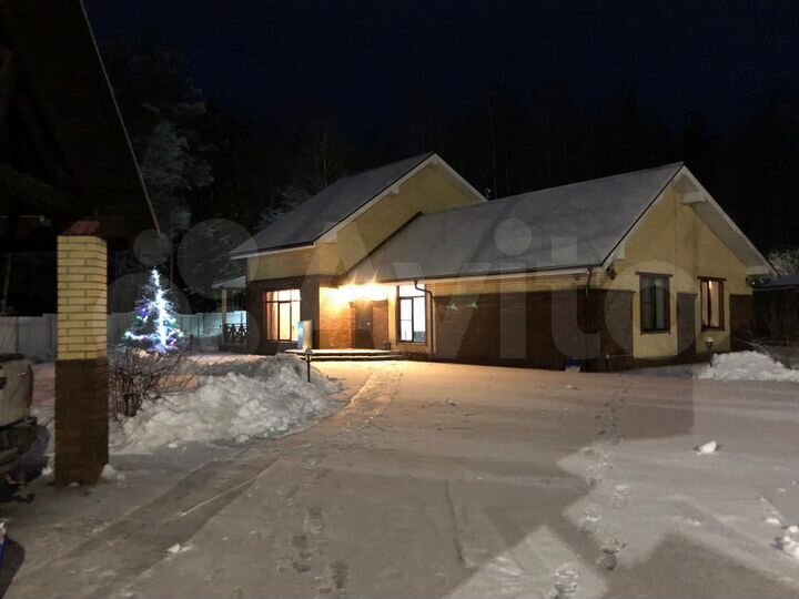 Дом 210 м² на участке 22 сот.