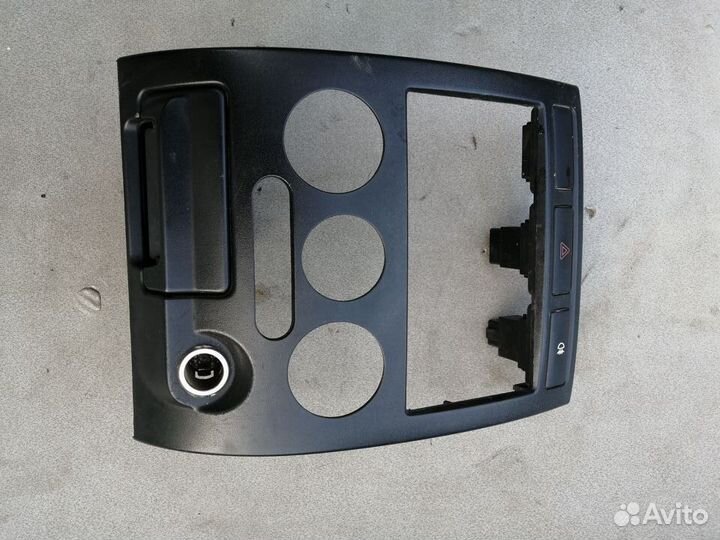 Консоль центральная на торпедо Kia RIO 2000-2005