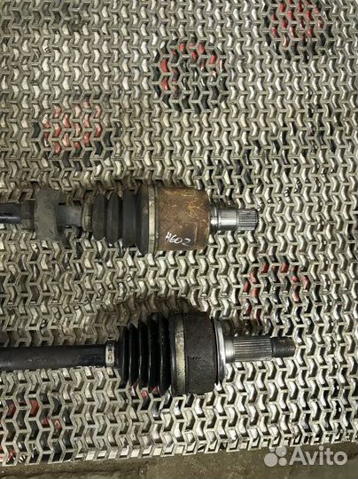 Полуось передняя левая (приводной вал, ШРУС) Honda Legend