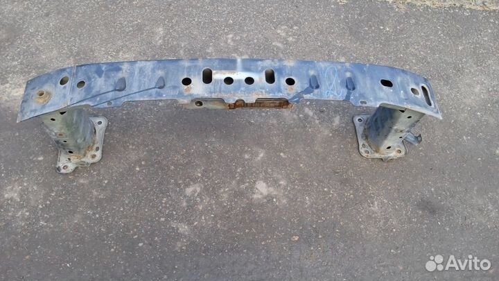 Усилитель переднего бампера Ford Focus