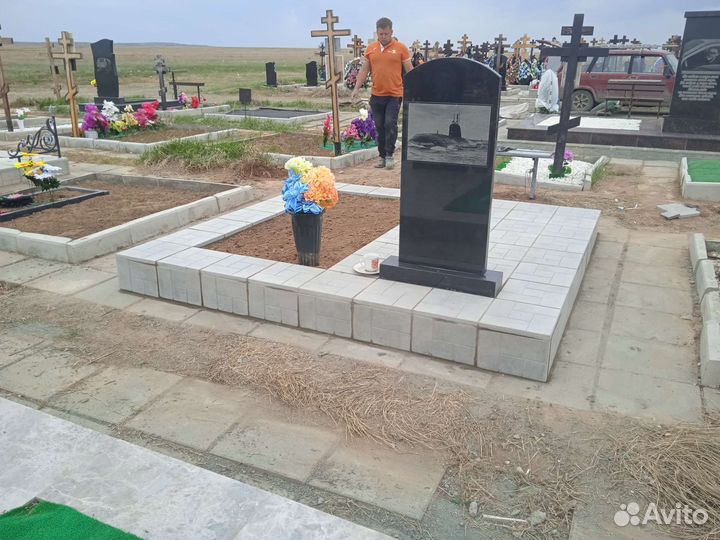 Благоустройство могил установки памятников