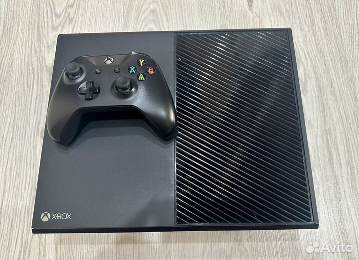 Xbox One 1Tb с играми