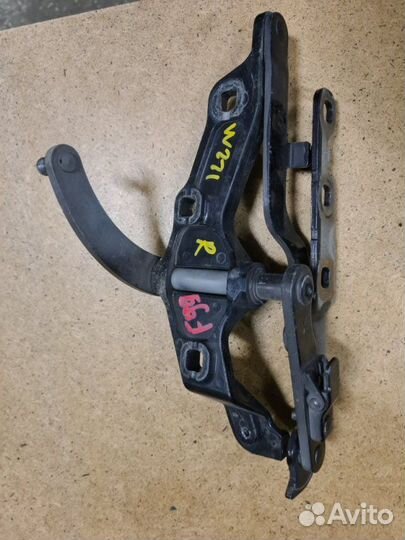 Петля капота Mercedes-Benz S-Klass седан M273.961