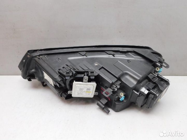 Фара правая Volkswagen Touareg