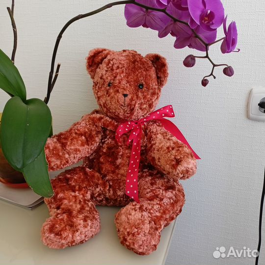 Большой плюшевый мишка