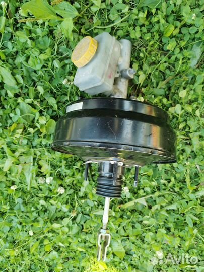 Главный тормозной цилиндр Субару