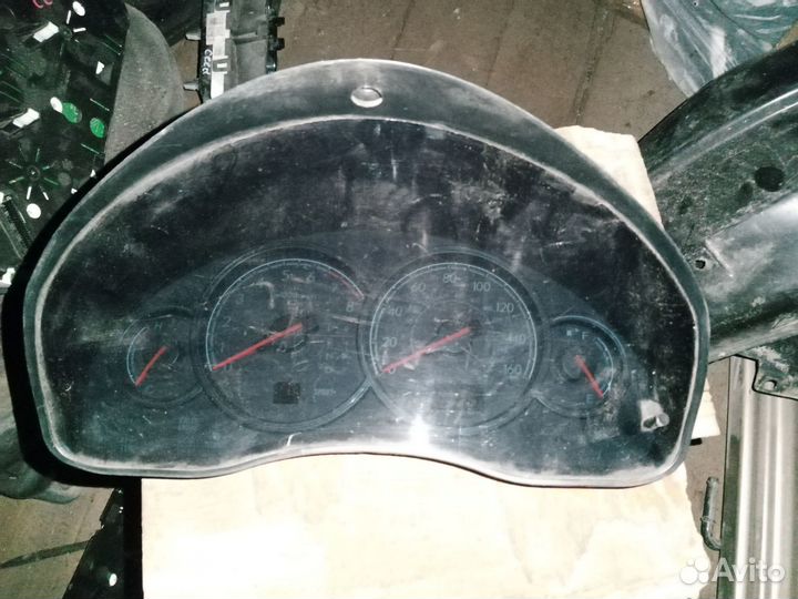 Панель приборов на Субару Легаси 04г