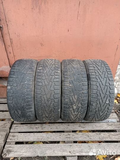 Pirelli Ice Zero 215/55 R17