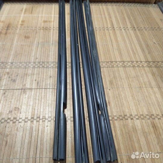 Уплотнитель стекла двери Renault Logan 2 седан 1.6